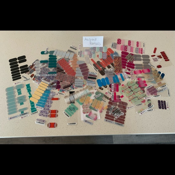 Jamberry mixed lot - 60 full sheets, more than 70 half+ sheets and many partials - Picture 4 of 5
